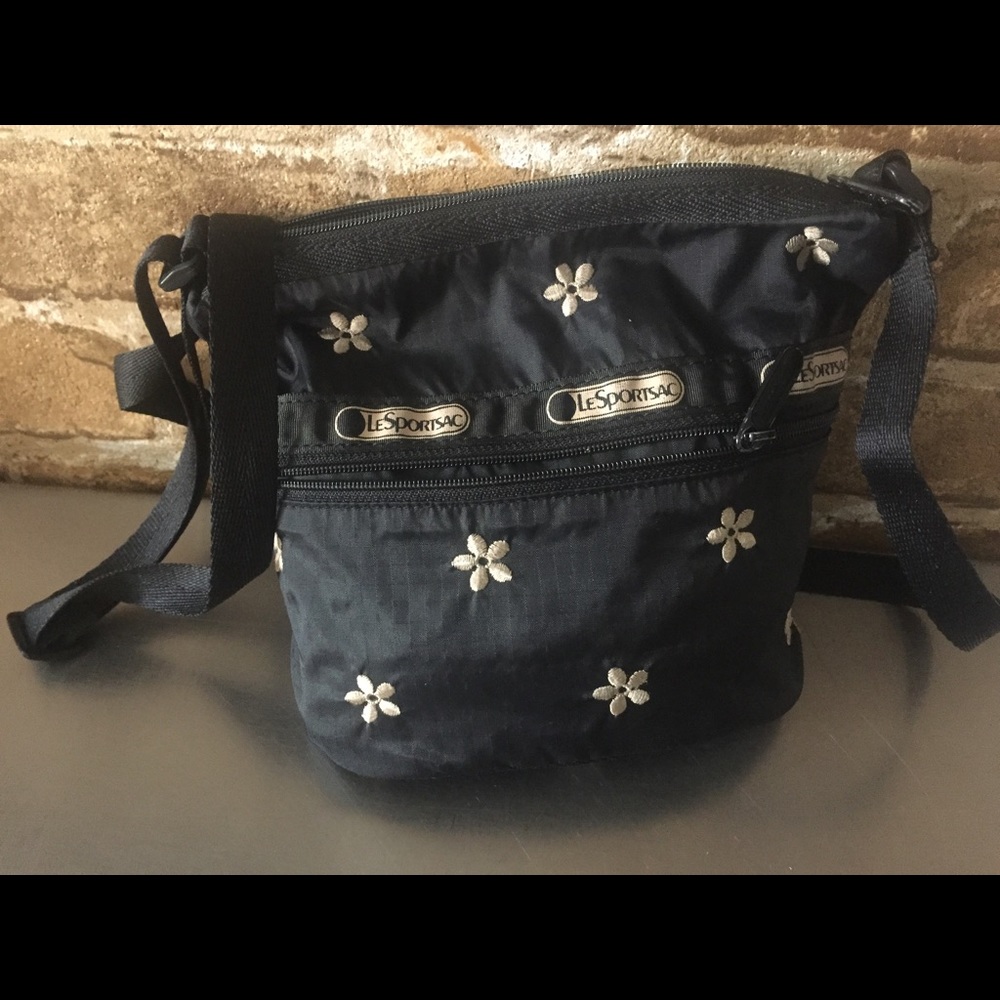 LESPORTSAC Frm USA VNTG BLACK FLORAL From CROSSBODY NYLON Bag COTTAGECORE LOVELY